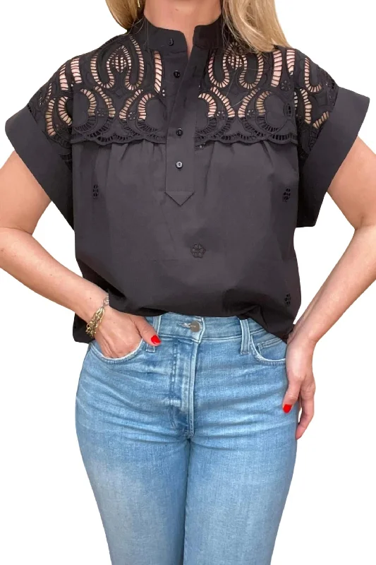 Lina Blouse In BlackFitted Shirts