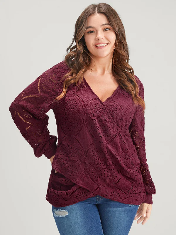 Solid Crossover Hem Lace BlouseFestival Shirts